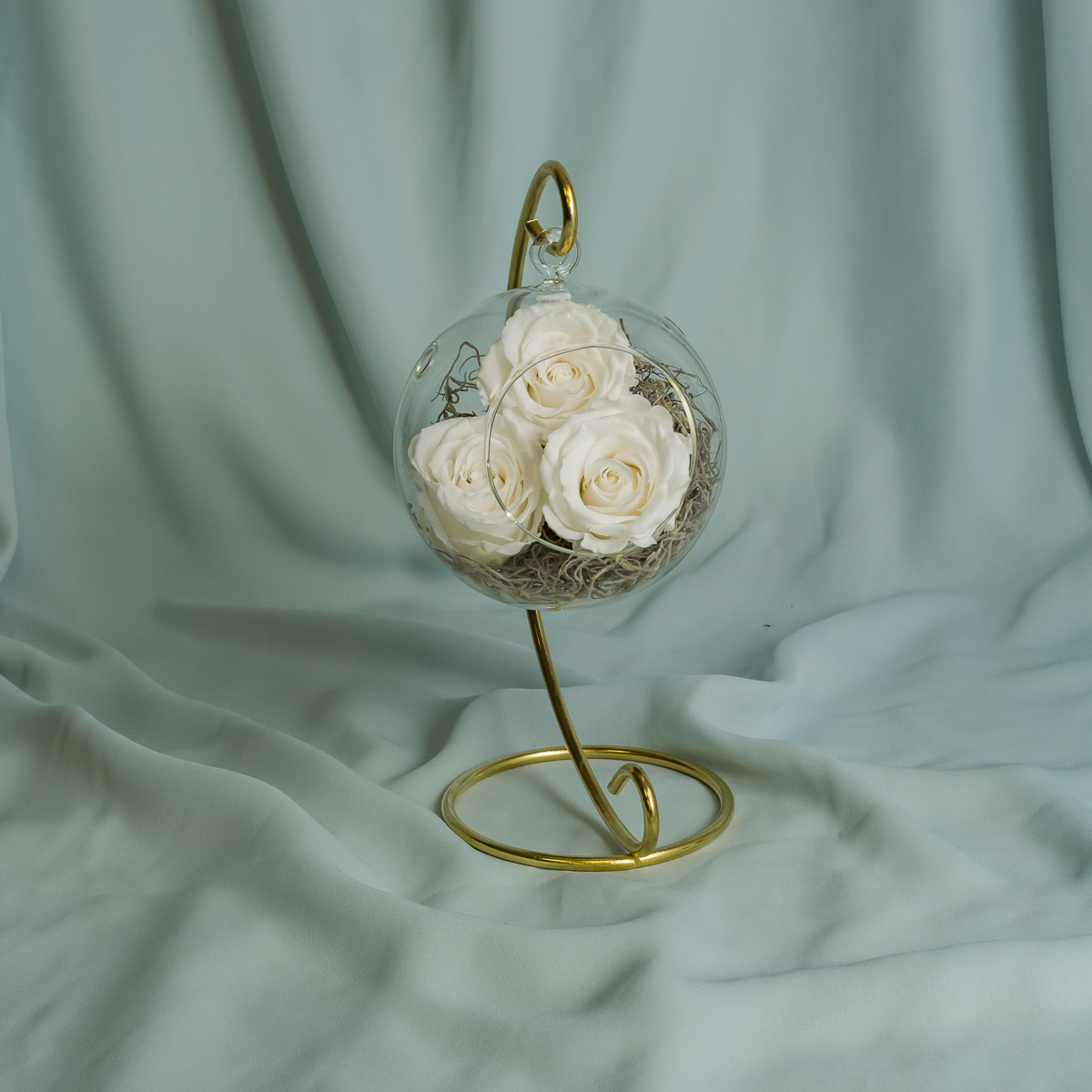3 Trandafiri albi criogenati in suport de sticla-0
