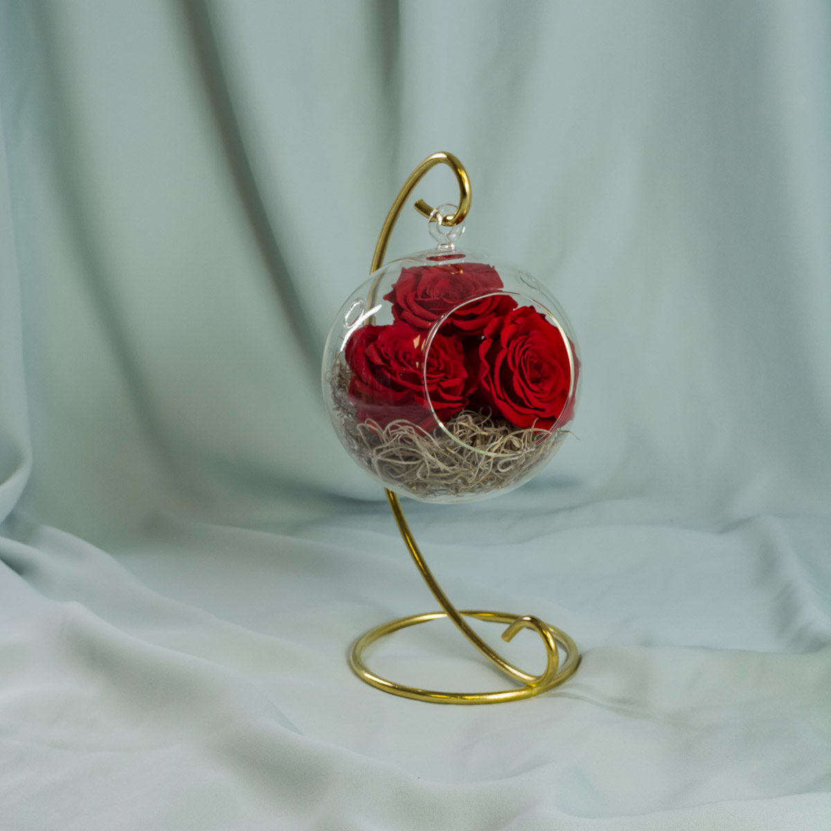 3 Trandafiri rosii criogenati in suport de sticla-0